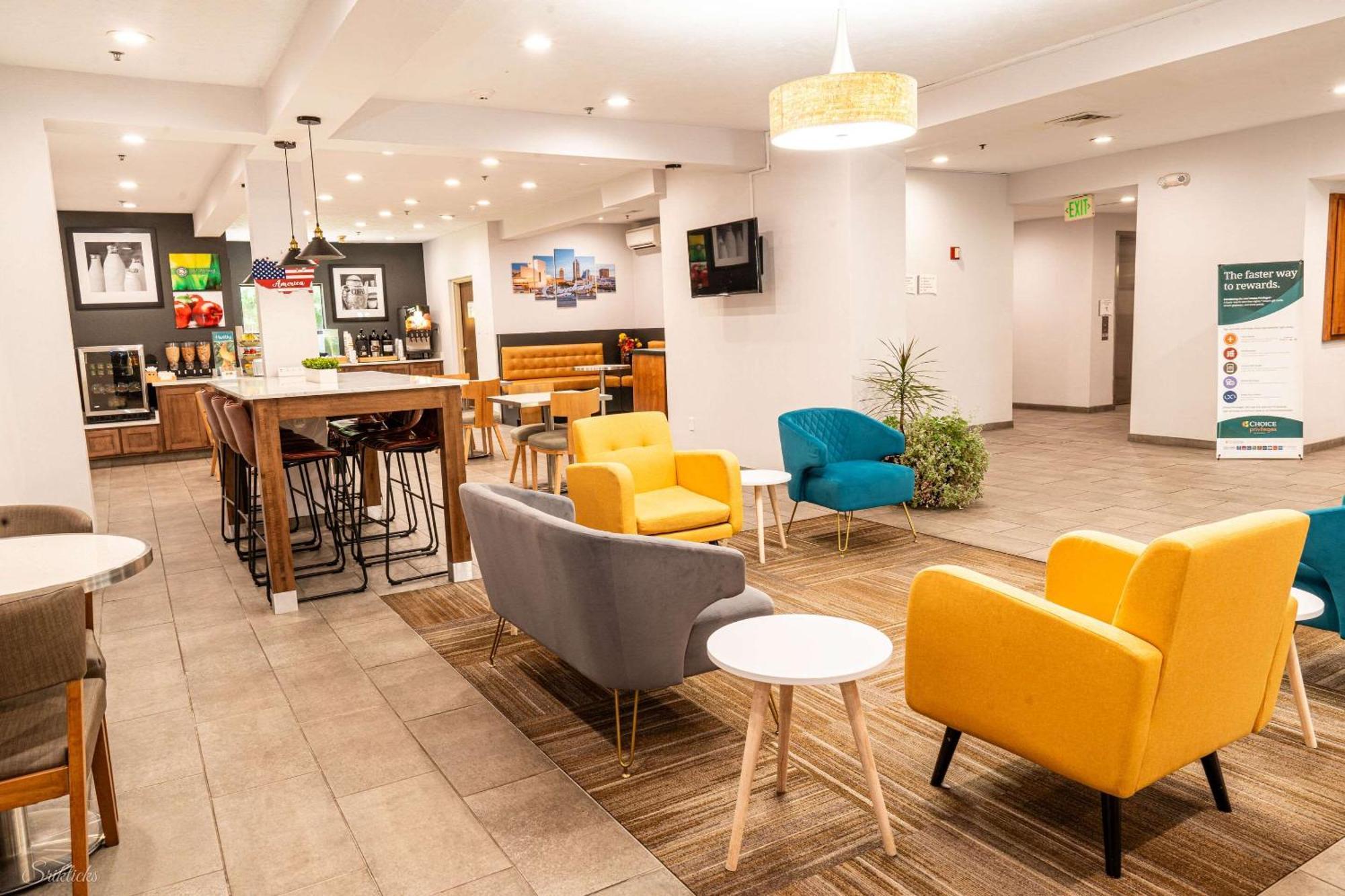 Quality Inn & Suites Oakwood Village - Cleveland South Luaran gambar