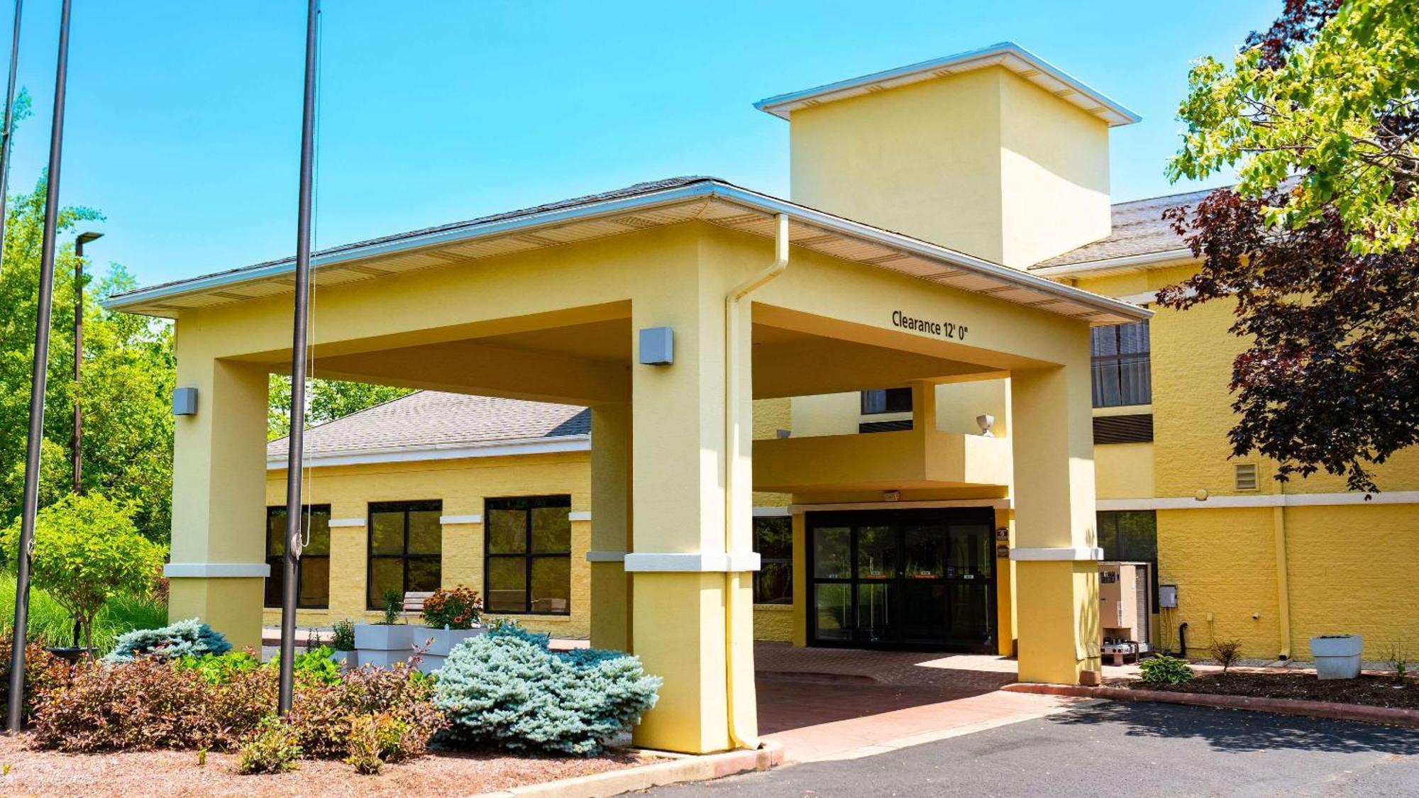 Quality Inn & Suites Oakwood Village - Cleveland South Luaran gambar