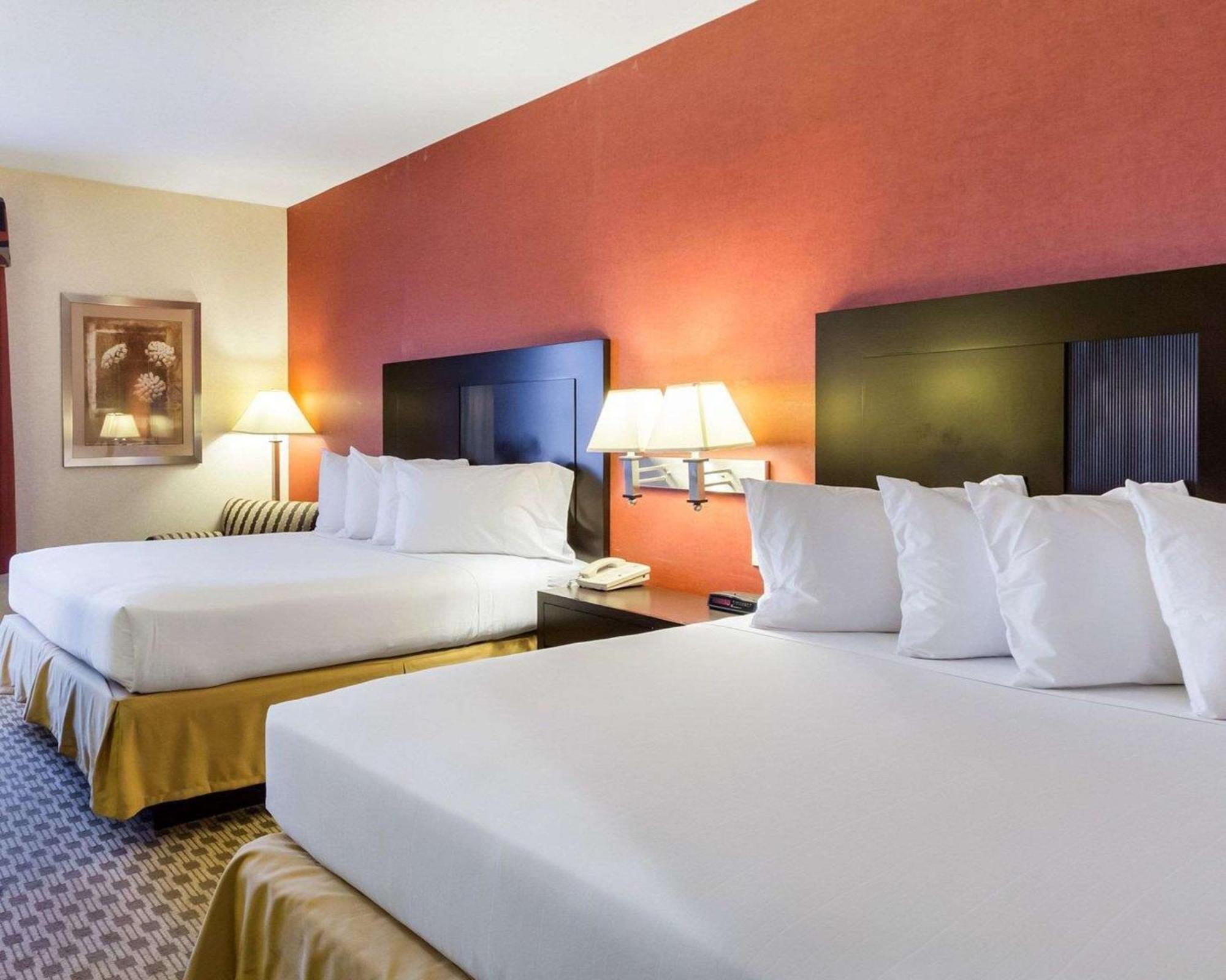 Quality Inn & Suites Oakwood Village - Cleveland South Luaran gambar