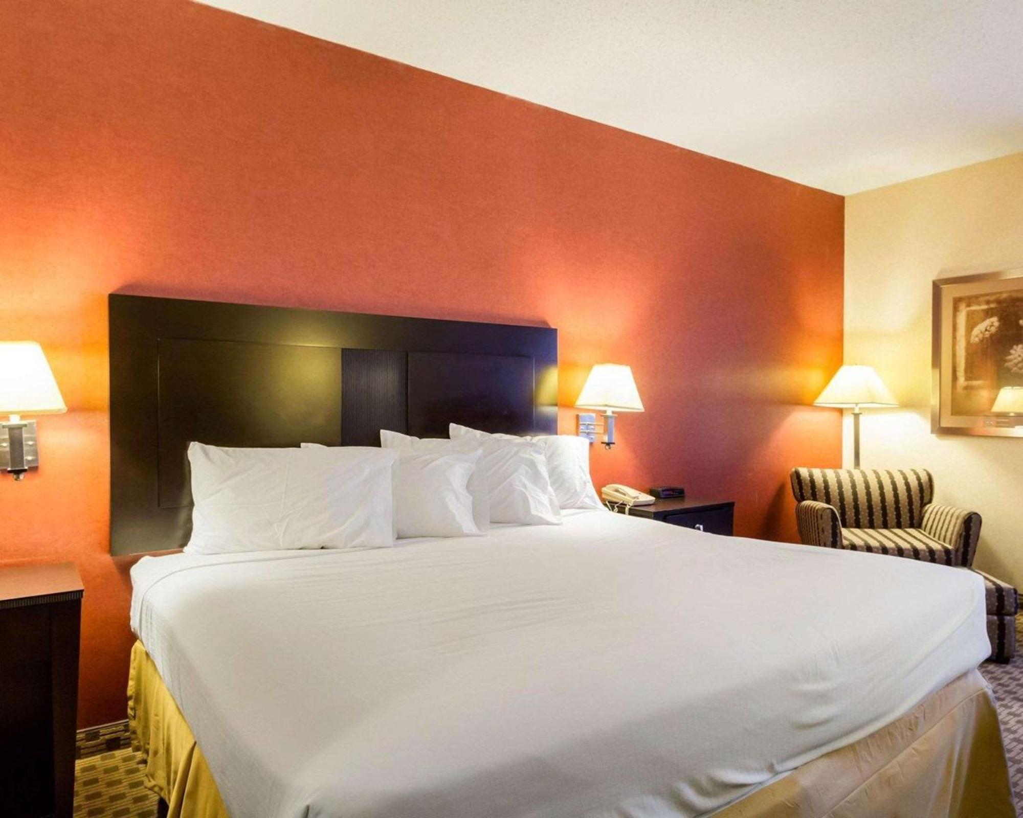 Quality Inn & Suites Oakwood Village - Cleveland South Luaran gambar
