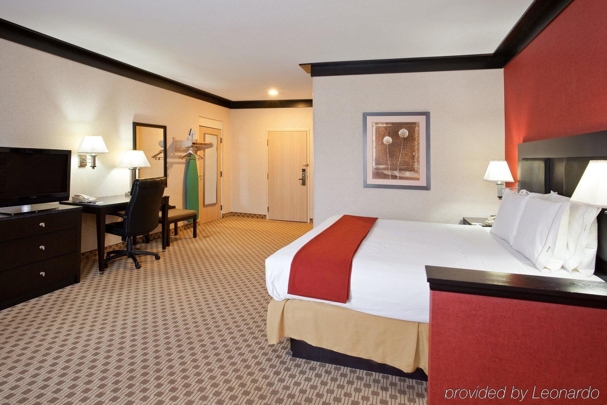 Quality Inn & Suites Oakwood Village - Cleveland South Bilik gambar