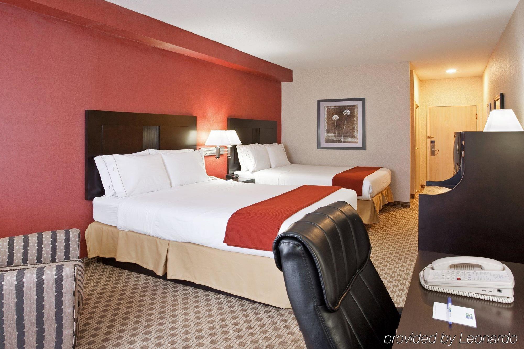 Quality Inn & Suites Oakwood Village - Cleveland South Bilik gambar