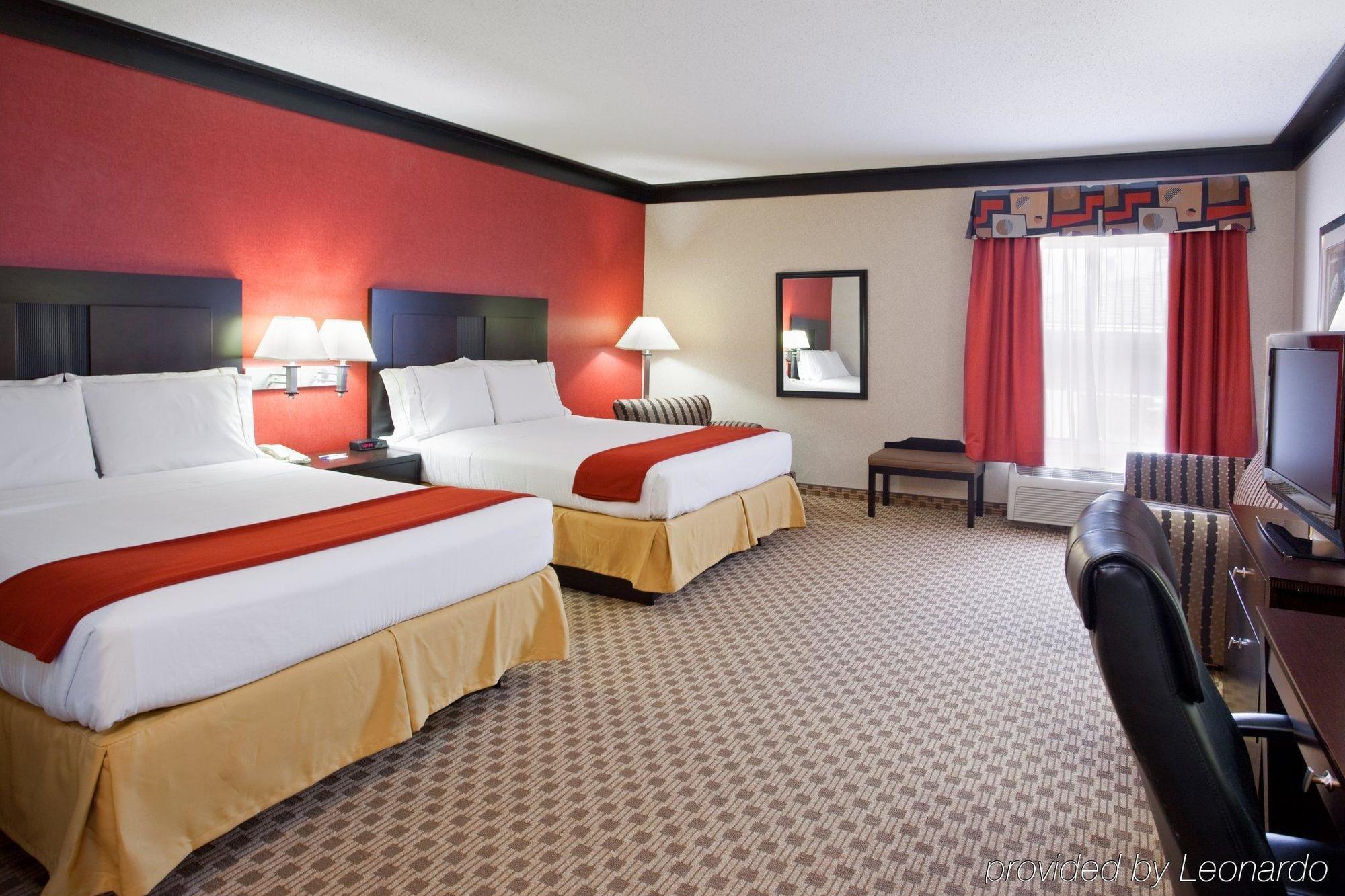 Quality Inn & Suites Oakwood Village - Cleveland South Bilik gambar