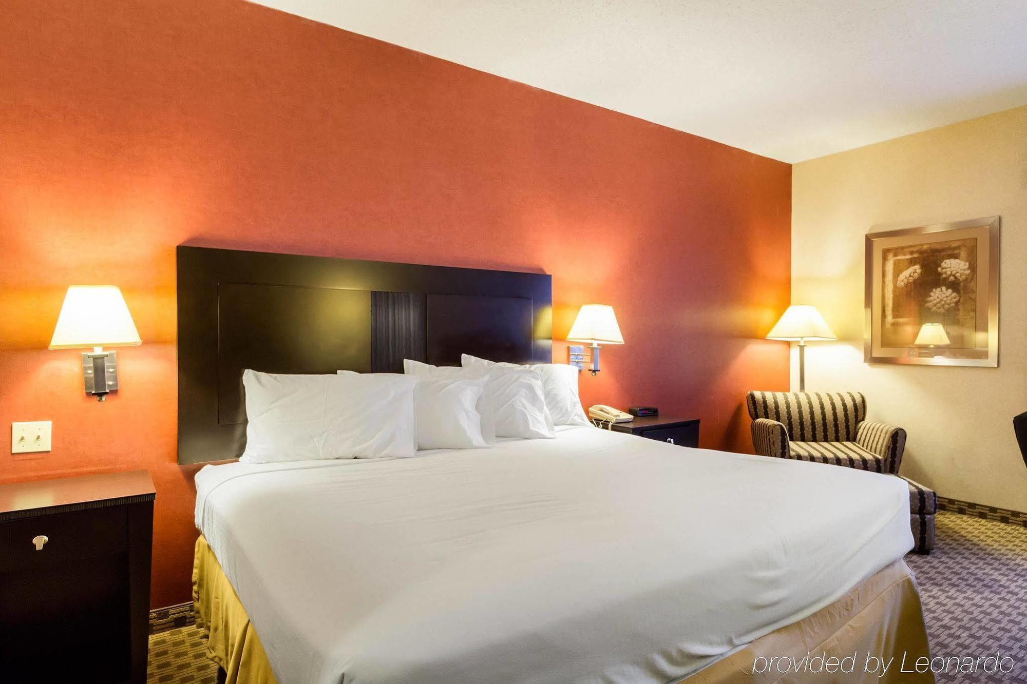 Quality Inn & Suites Oakwood Village - Cleveland South Luaran gambar