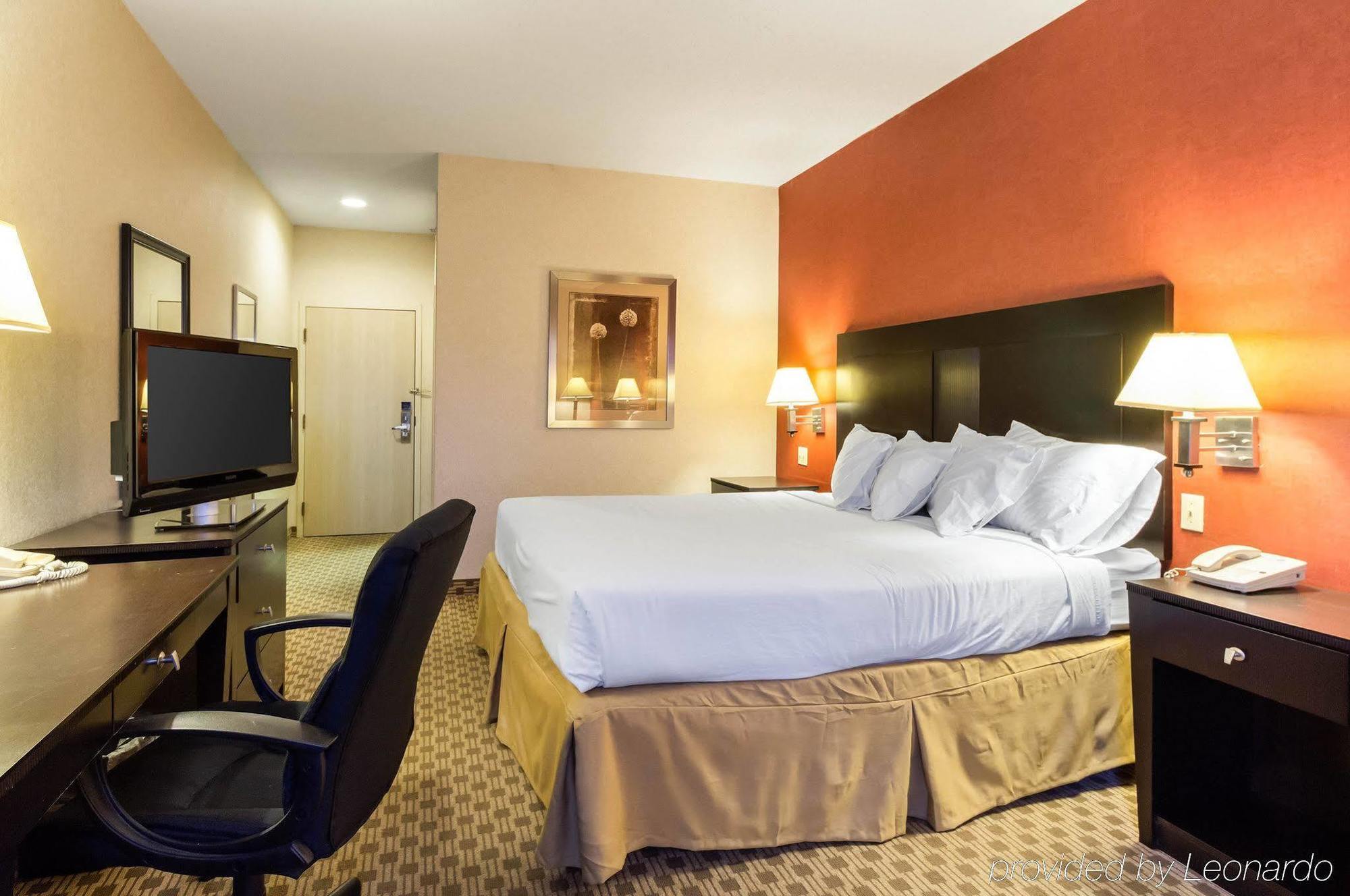 Quality Inn & Suites Oakwood Village - Cleveland South Luaran gambar