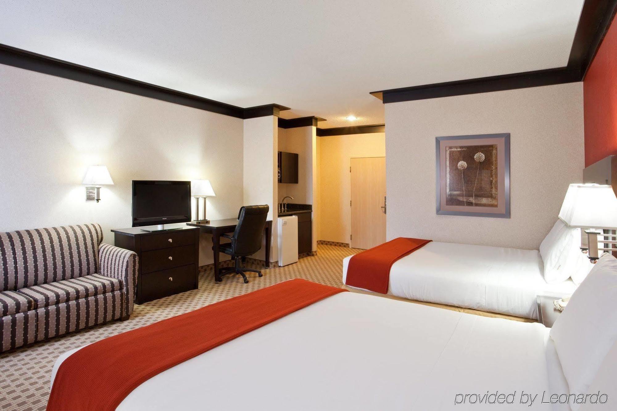 Quality Inn & Suites Oakwood Village - Cleveland South Bilik gambar