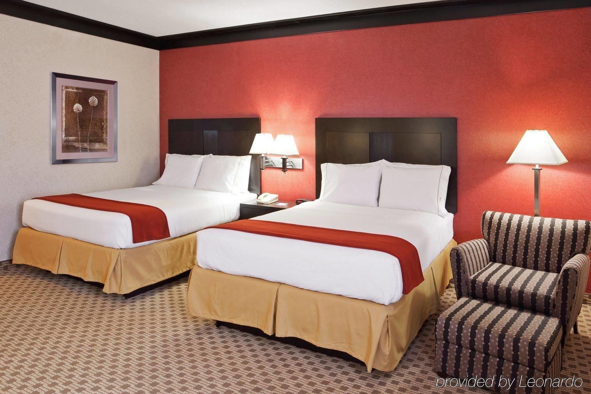 Quality Inn & Suites Oakwood Village - Cleveland South Luaran gambar