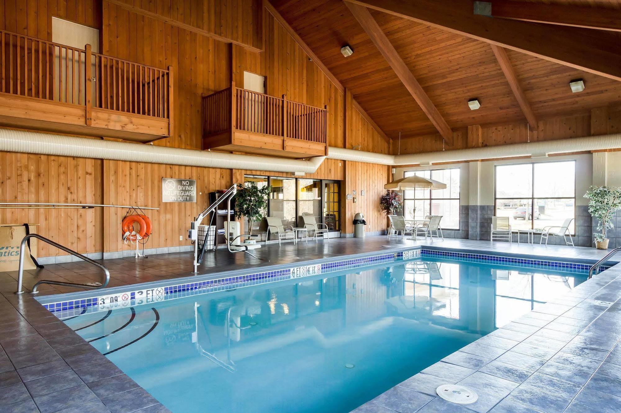 Quality Inn & Suites Oakwood Village - Cleveland South Luaran gambar