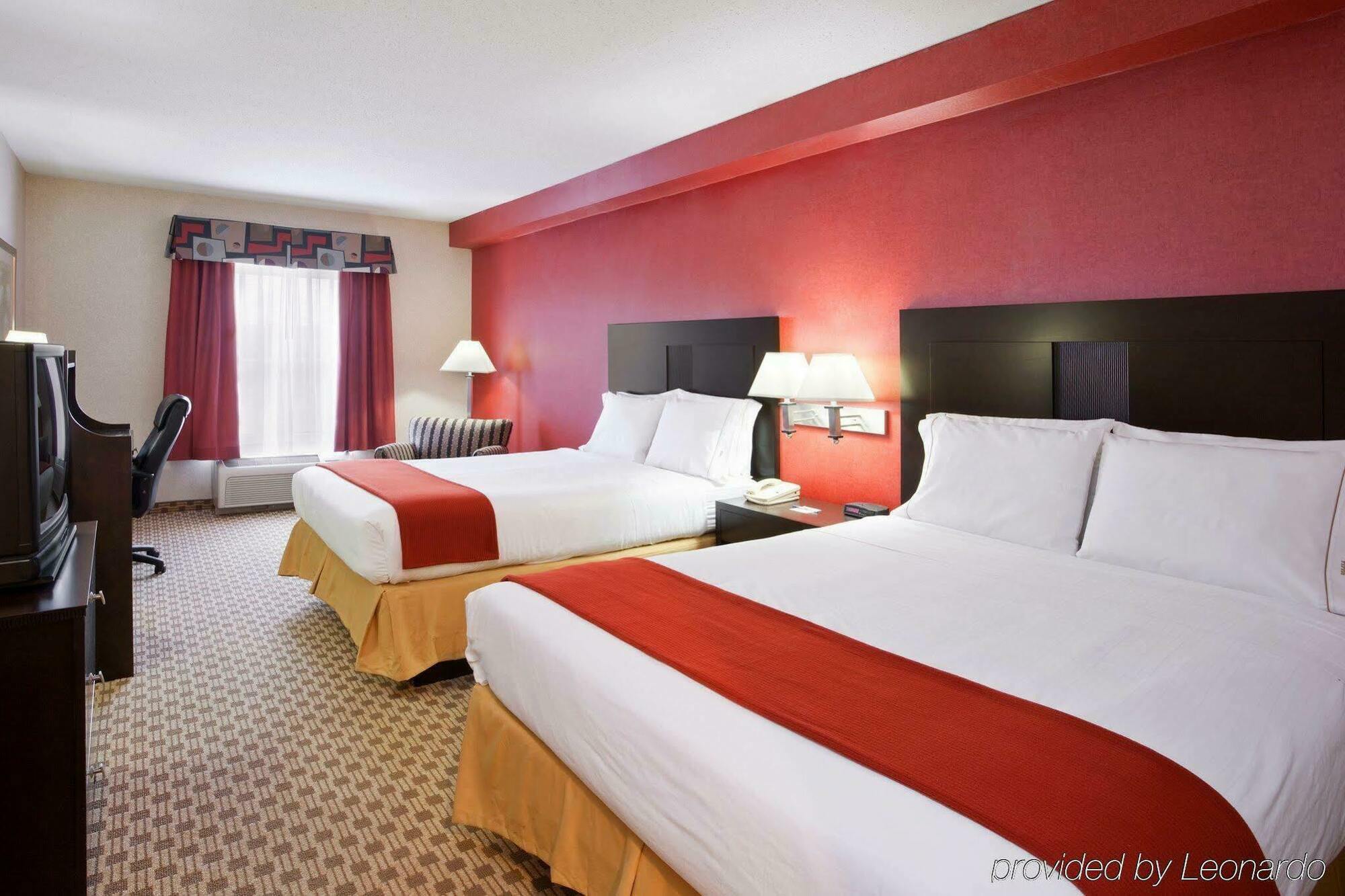 Quality Inn & Suites Oakwood Village - Cleveland South Luaran gambar