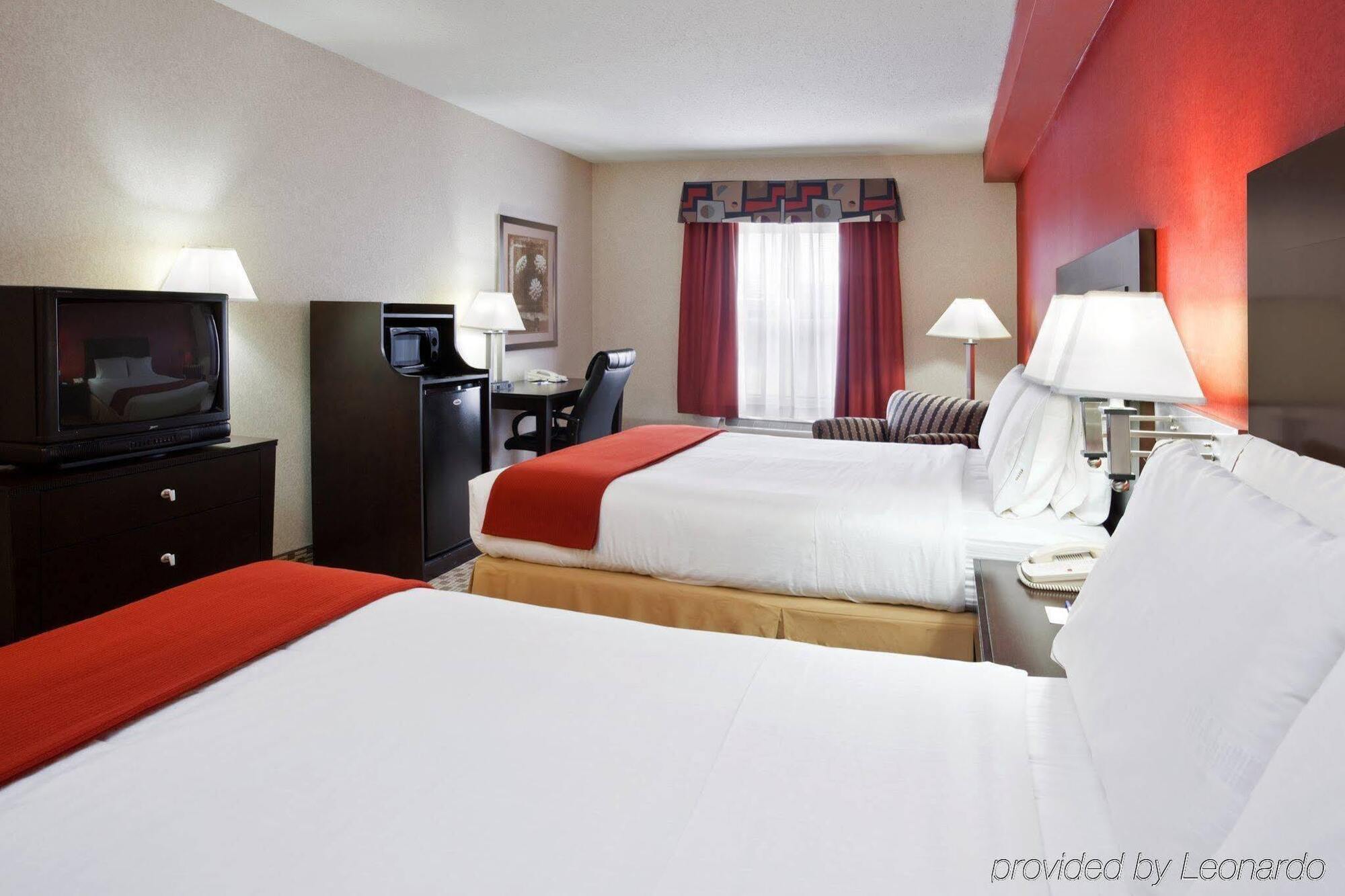 Quality Inn & Suites Oakwood Village - Cleveland South Luaran gambar