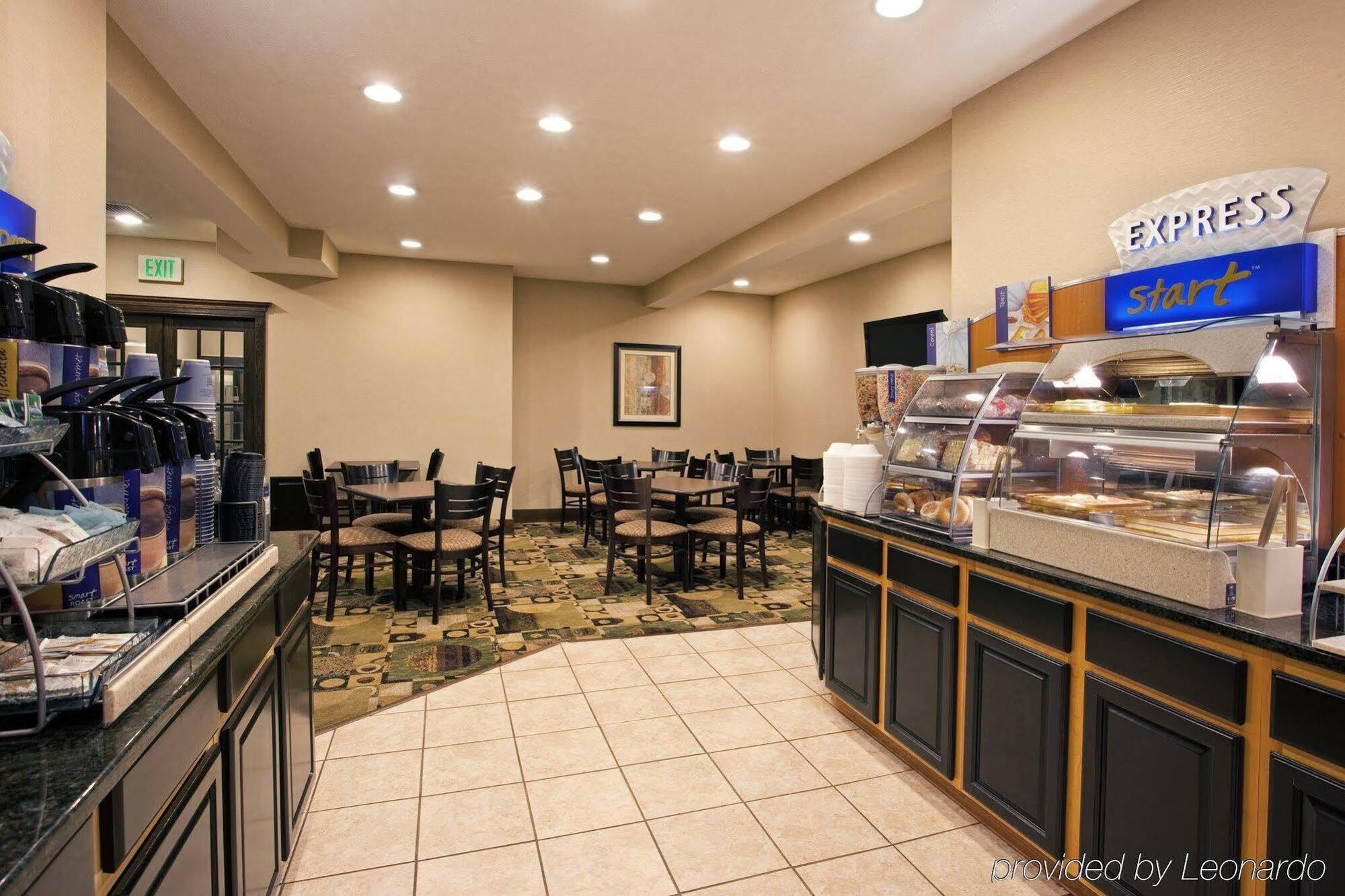 Quality Inn & Suites Oakwood Village - Cleveland South Luaran gambar